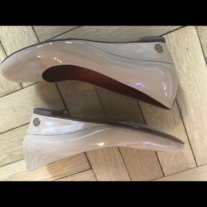 Tory Burch Annelise patent leather wedge size 6.5